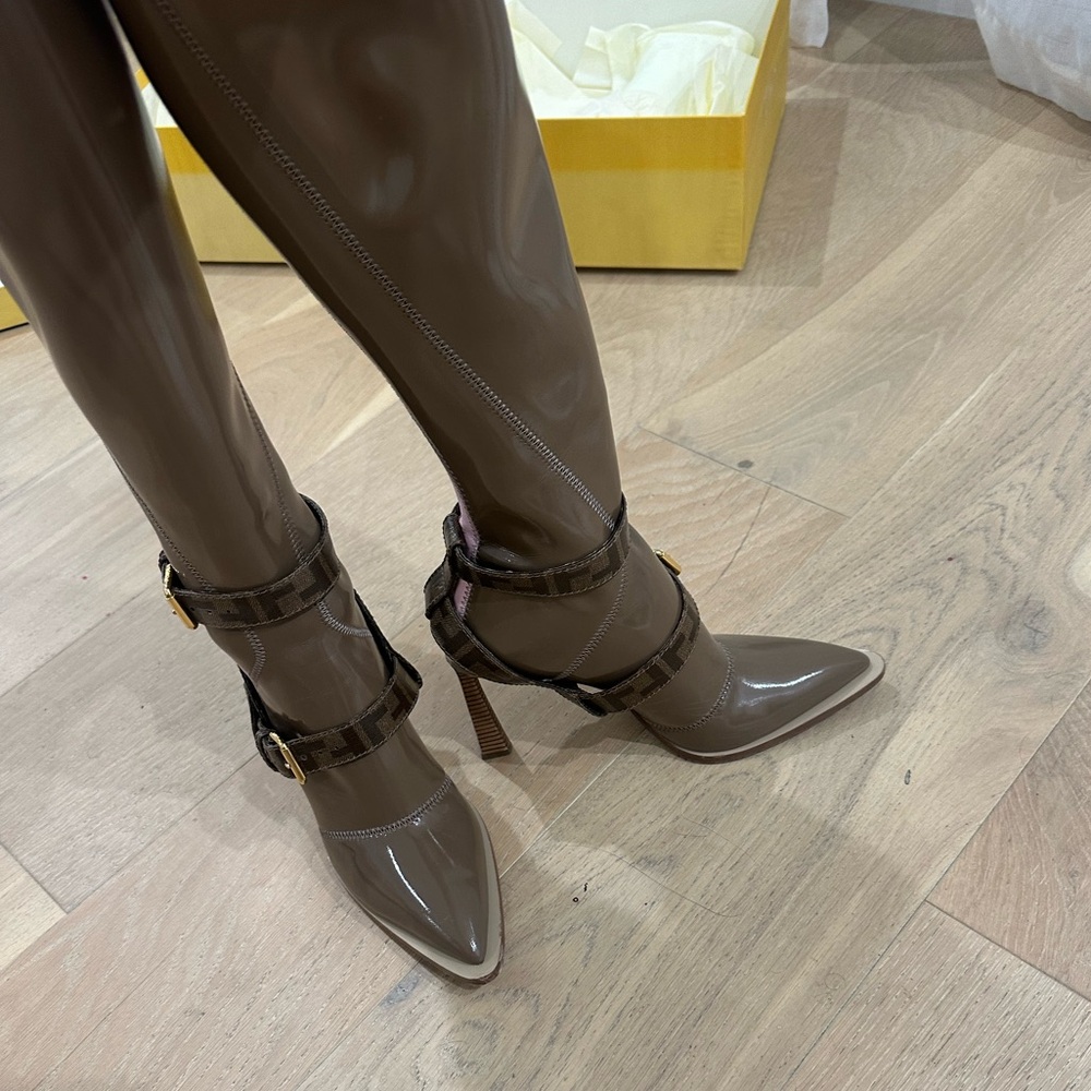 FENDI boots - Picture 8 of 11